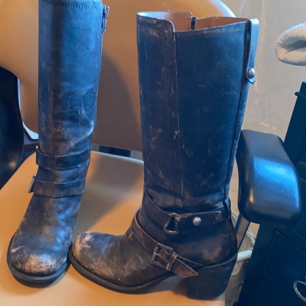 Boots - Picture 4 of 4